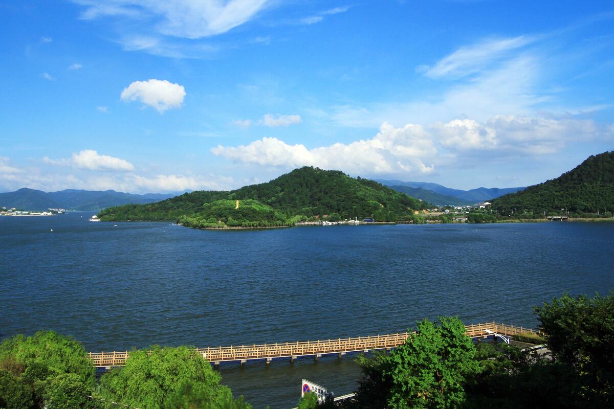 湖南和湖北里的湖