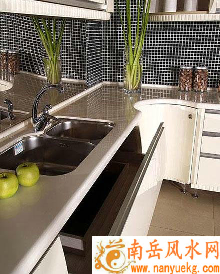 2013<a  data-cke-saved-href='http://fengshui.szhk./' href='http://fengshui.szhk./' target='_blank'><a  data-cke-saved-href='http://fengshui.szhk./' href='http://fengshui.szhk./' target='_blank'></a></a>�ĳ�����ˮ֪ʶ