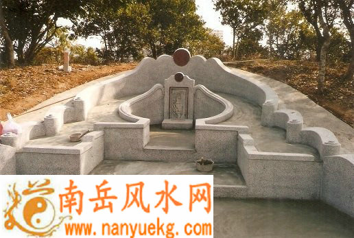 怎样看坟墓风水宝地