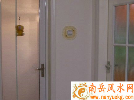 卫生间门