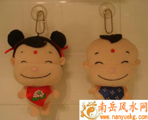 卫生间玩偶