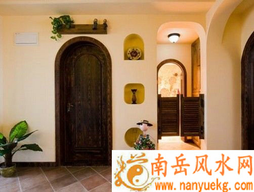 201311610526226厕所正对大门怎么办,这有8招化解办法!.jpg