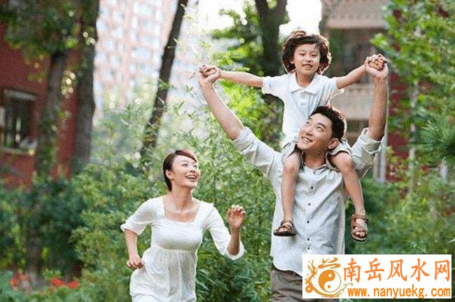八字里藏了哪些未来 戊寅年月日时有何玄机 图文命书竟暗藏天机 八字里藏了哪些未来 戊寅年月日时有何玄机 图文命书竟暗藏天机