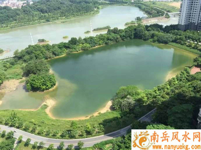 墓地风水的七种最佳坐向选择解析 墓地风水的七种最佳坐向选择解析