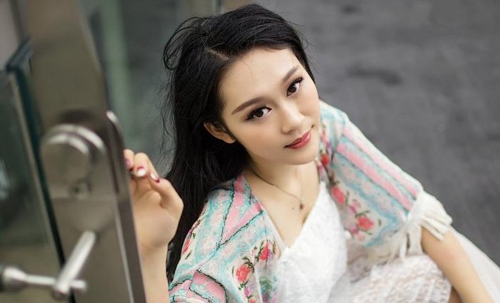 女子称花2万8整形耳垂被剪掉块肉 女子称花2万8整形耳垂被剪掉块肉