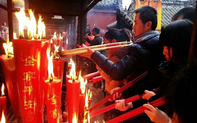 剪刀手爱德华主演简介 剪刀手爱德华主演简介