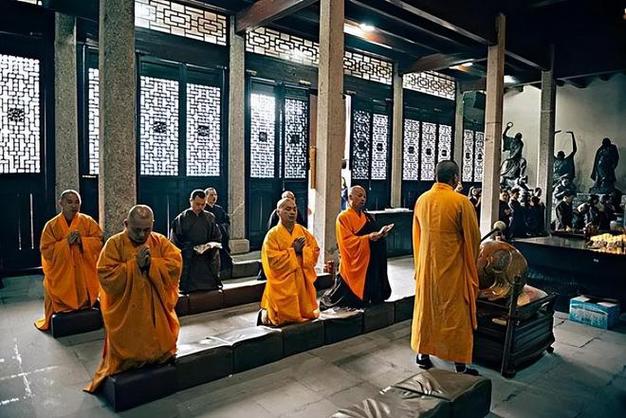 浙江卫视春晚舞美多变恩维传媒舞台视觉塑造场 浙江卫视春晚舞美多变恩维传媒舞台视觉塑造场