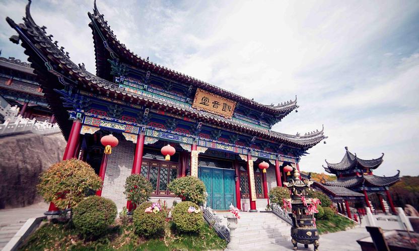 未来命运究竟该听信卦象预测还是八字算命 未来命运究竟该听信卦象预测还是八字算命