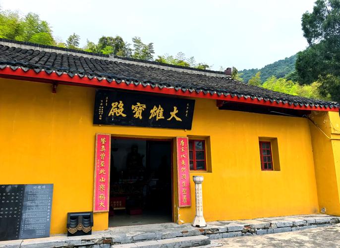 女人梦见自己上牙掉了好多颗 女人梦见自己上牙掉了好多颗