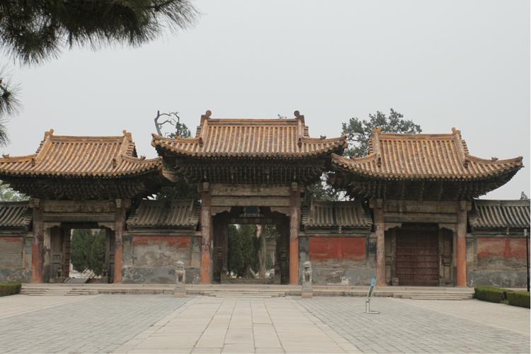 女人梦见蛇被吓醒预示着什么 女人梦见蛇被吓醒预示着什么