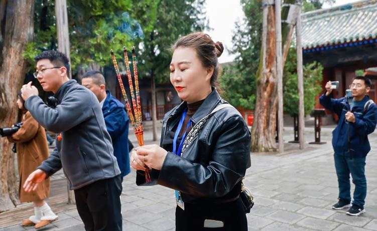 宝宝还没起名文案合适的颜色让名字更吉利(宝宝还没起名文案让幸运色陪伴成长) 宝宝还没起名文案合适的颜色让名字更吉利(宝宝还没起名文案让幸运色陪伴成长)